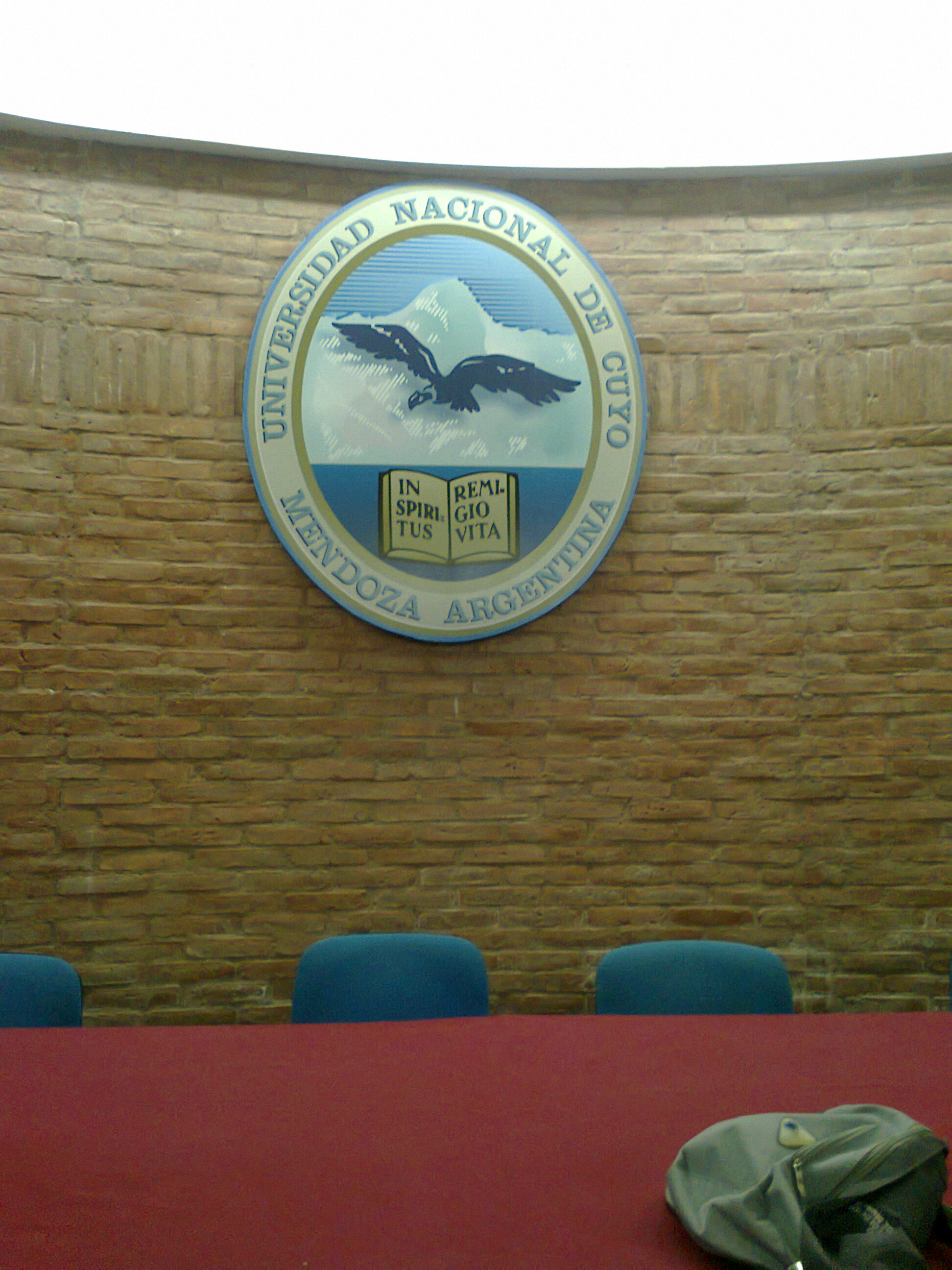 Escudo UnCuyo